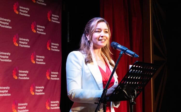 MC Su-ling Goh welcomes Igniters to the event